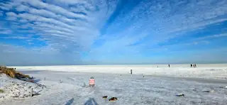 Kölpinsee im Winter Ostsee Eisfläche Panorama