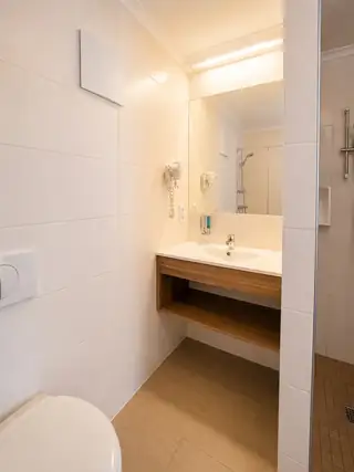 Doppelzimmer I – Badezimmer