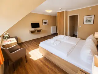 Doppelzimmer I – Zimmer