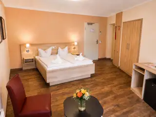 Doppelzimmer III – Zimmer